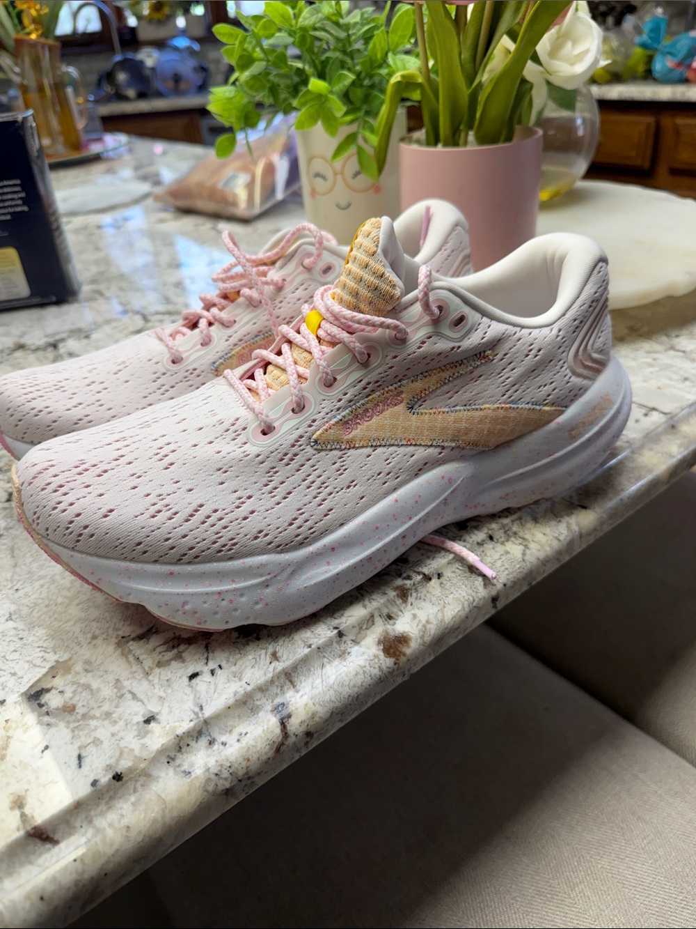 Brooks Women’s Light Pink Running Shoes with Pastel Accents